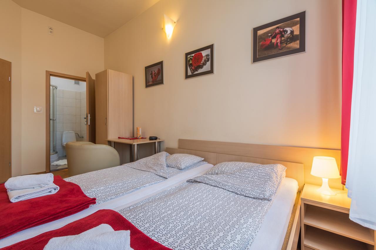 Euro-Room Rooms & Apartments Krakow Luaran gambar