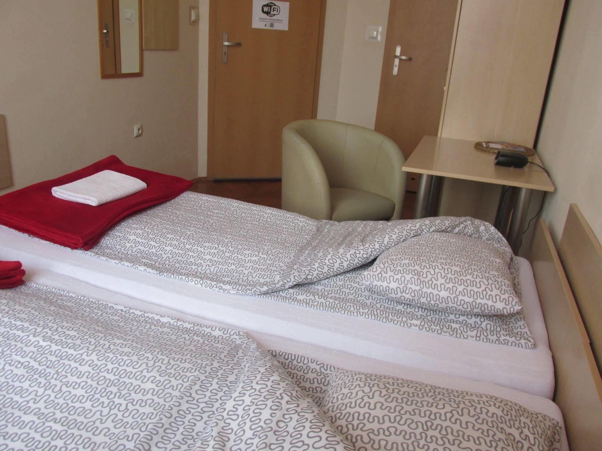 Euro-Room Rooms & Apartments Krakow Luaran gambar