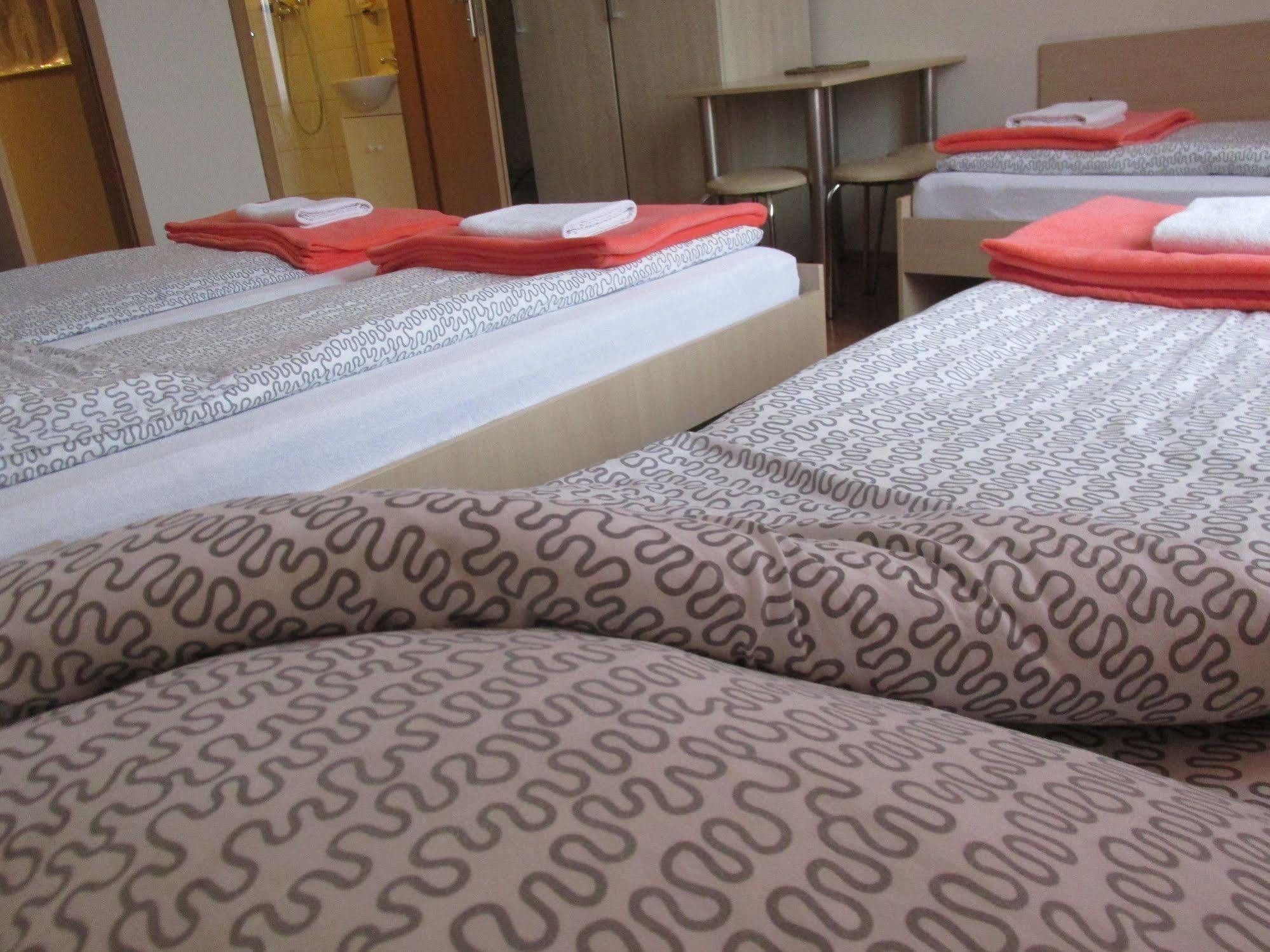 Euro-Room Rooms & Apartments Krakow Luaran gambar