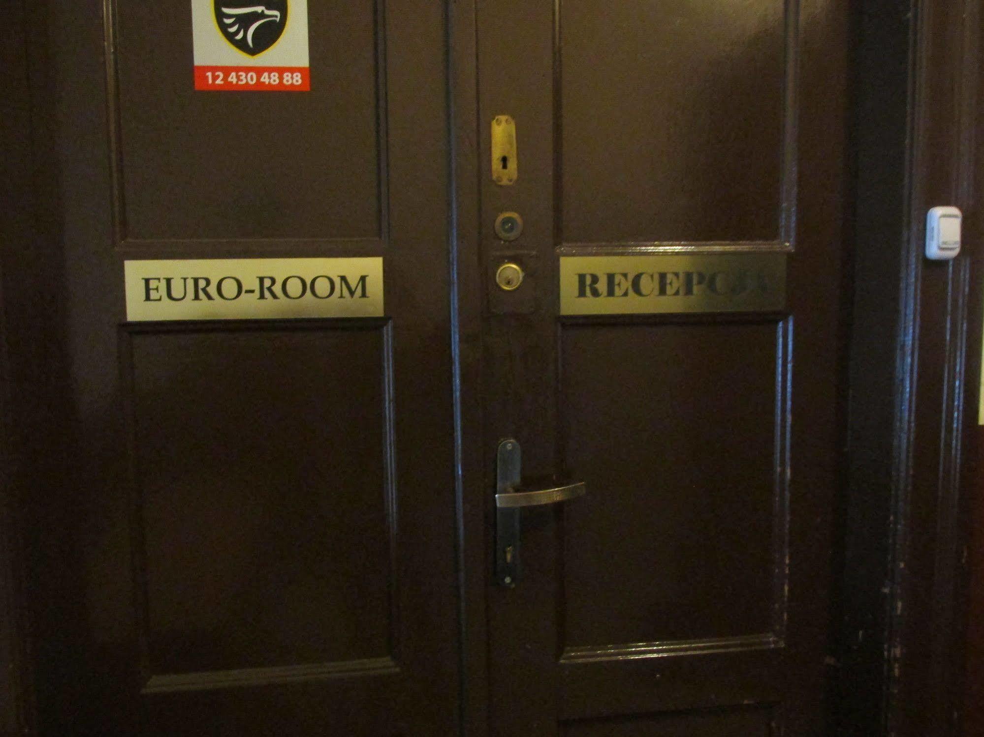 Euro-Room Rooms & Apartments Krakow Luaran gambar