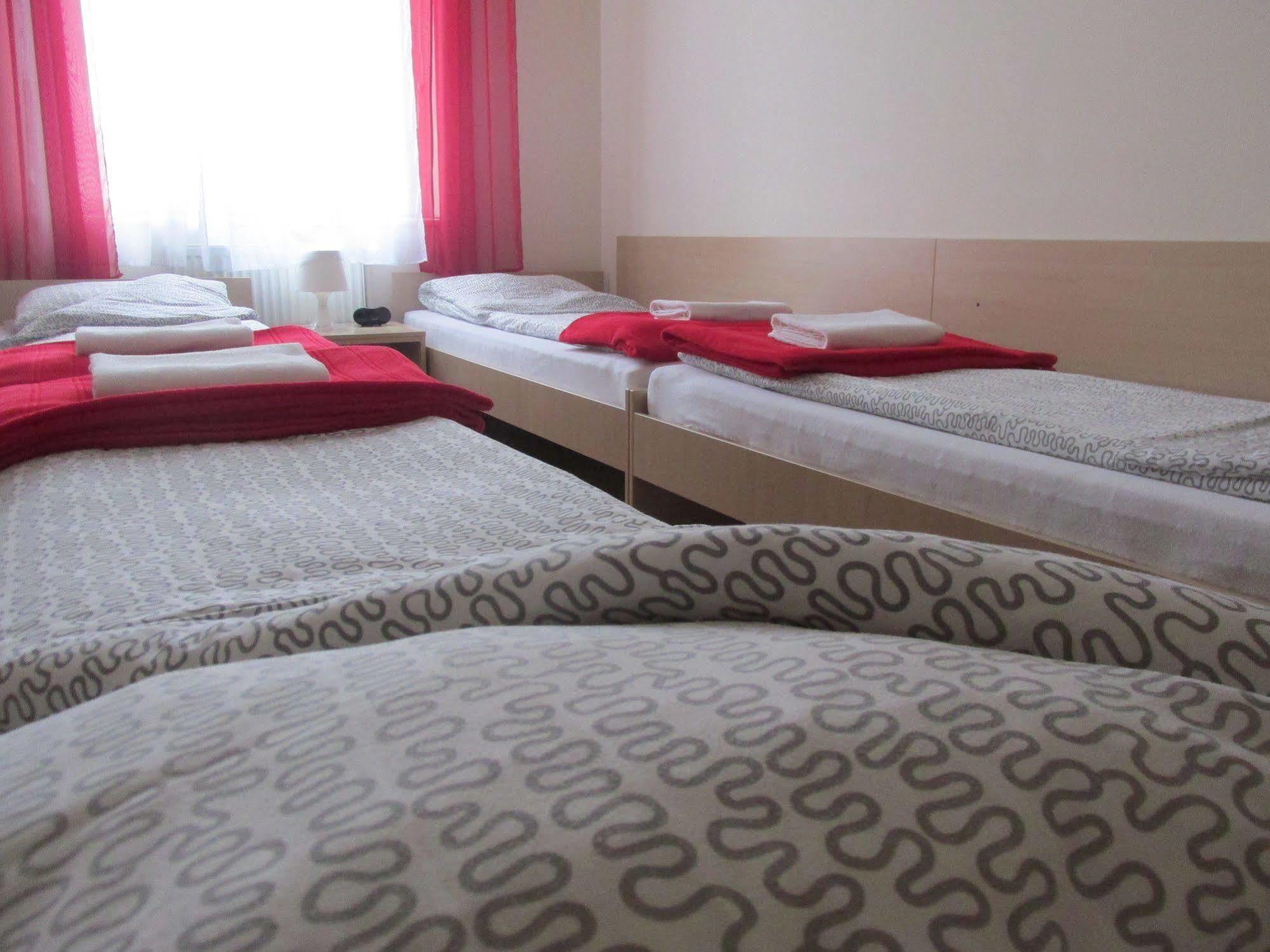 Euro-Room Rooms & Apartments Krakow Luaran gambar
